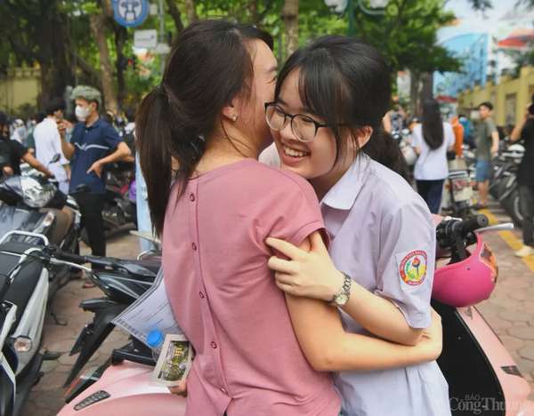 Hà Nội: Cả nhà treo thưởng nếu con đỗ nguyện vọng một Hà Nội: Cả nhà treo thưởng nếu con đỗ nguyện vọng một