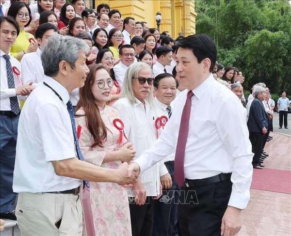 Chủ tịch nước: Báo chí phải luôn là người đồng hành tỉnh táo và tin cậy cùng đất nước bước vào kỷ nguyên mới- Ảnh 1.