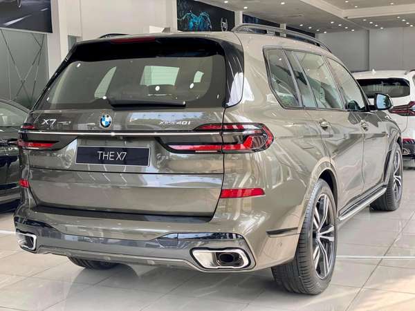 SUV hạng sang BMW X7 sale 