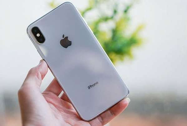 iPhone X giá rẻ bất ngờ: Có nên mua thay smartphone Android?