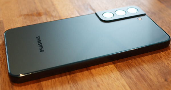 Samsung Galaxy S22 quyết "xả kho" diện rộng: Siêu phẩm nay đã quá rẻ