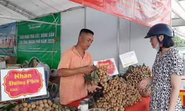Sầu riêng, nhãn lồng hút khách tại Tuần hàng trái cây Hà Nội