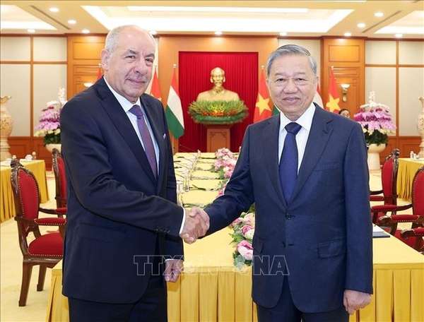 Việt Nam sẵn sàng là cầu nối giữa Hungary với khu vực Đông Nam Á- Ảnh 1. Việt Nam sẵn sàng là cầu nối giữa Hungary với khu vực Đông Nam Á- Ảnh 1.