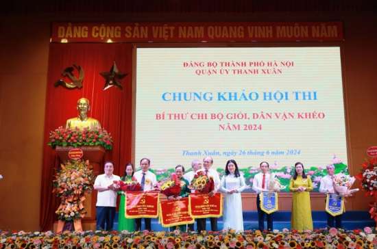 Chung khảo Hội thi "Bí thư chi bộ giỏi, Dân vận khéo" năm 2024