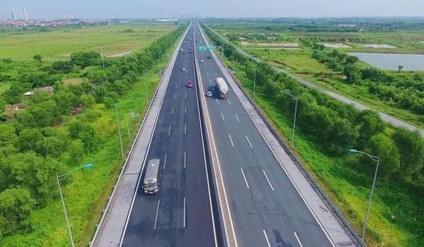 Phấn đấu hoàn thành 3.000km đường bộ cao tốc vào cuối năm 2025 với quyết tâm cao nhất