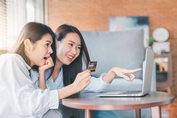 đắt xắt ra miếng