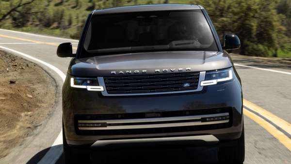 Range Rover hé lộ chiếc SUV điện đầu tiên được sản xuất để lội nước