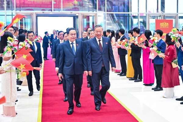 Tổng Bí thư Tô Lâm thăm quan Triển lãm ảnh ‘Quốc hội Việt Nam - 80 năm kế thừa và phát triển- Ảnh 1. Tổng Bí thư Tô Lâm thăm quan Triển lãm ảnh ‘Quốc hội Việt Nam - 80 năm kế thừa và phát triển- Ảnh 1.