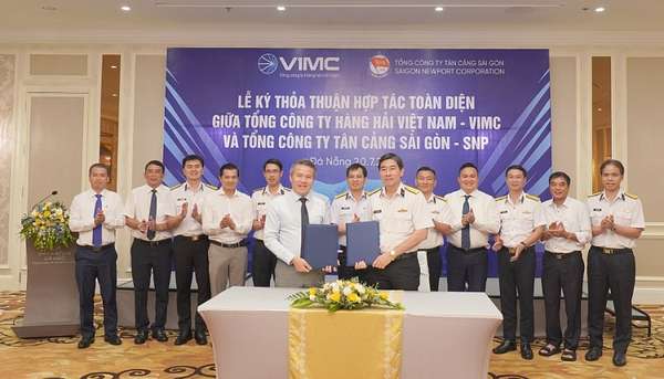 VIMCĐồng chí Nguyễn Cảnh Tĩnh, Tổng giám đốc VIMC và Đại tá Ngô Minh Thuấn, Tổng giám đốc SNP ký biên bản ghi nhớ hợp tác toàn diện