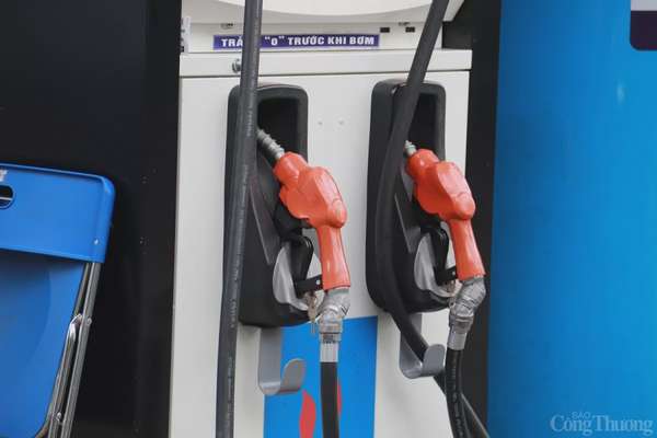 Giá xăng dầu hôm nay 16/05/2025: Giá dầu trượt dốc 3%