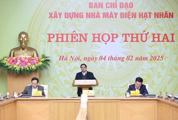 Thủ tướng Phạm Minh Chính chủ trì Phiên họp thứ hai của Ban Chỉ đạo xây dựng nhà máy điện hạt nhân - Ảnh: VGP