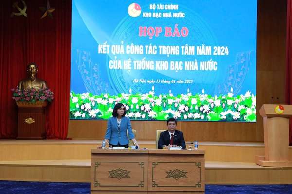 Bà Trần Thị Huệ - Phó Tổng Giám đốc Kho bạc Nhà nước