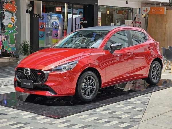 Mazda 2 2023 ra mắt Thái Lan.