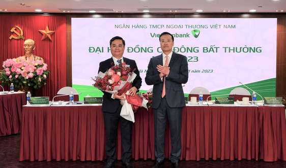Đại hội đồng cổ đông bất thường năm 2023 của Vietcombank đã bầu bổ sung 1 Thành viên HĐQT và thông qua kế hoạch tăng vốn