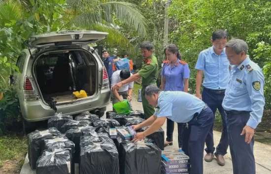 Cảnh báo nguy cơ bùng phát buôn lậu thuốc lá vào cuối năm