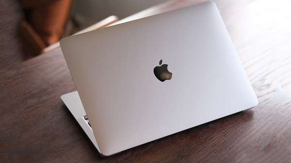 "Ngỡ ngàng" trước chiếc MacBook "sang - xịn - mịn" nhưng giá rẻ không tưởng
