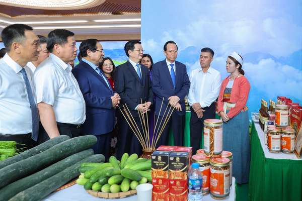 Thủ tướng: Có chính sách ưu tiên, nguồn lực ưu tiên, tín dụng ưu tiên với vùng đồng bào dân tộc thiểu số và miền núi- Ảnh 13. Thủ tướng: Có chính sách ưu tiên, nguồn lực ưu tiên, tín dụng ưu tiên với vùng đồng bào dân tộc thiểu số và miền núi- Ảnh 13.