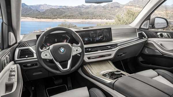 BMW X7 2023 giảm cả tỷ đồng sau 3 tháng, cạnh tranh quyết liệt với GLS tại Việt Nam