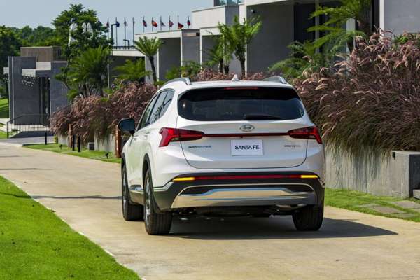 Giá xe Hyundai Santa Fe tháng 4/2024: Ưu đãi đến 100 triệu đồng