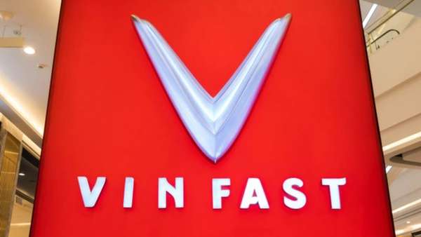 vinfast xe điện cảnh báo