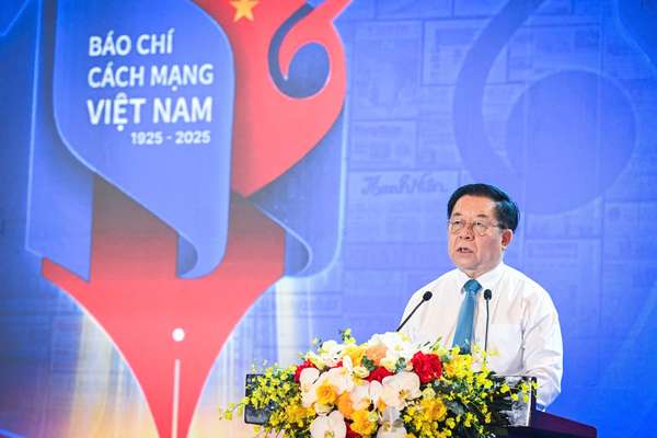 Đồng chí Nguyễn Trọng Nghĩa, Ủy viên Bộ Chính trị, Bí thư Trung ương Đảng, Trưởng Ban Tuyên giáo và Dân vận Trung ương phát biểu tại lễ khai mạc Hội Báo toàn quốc năm 2025. z6720055311136-42111bbde12d92a542e72c5d6415d43b.jpg