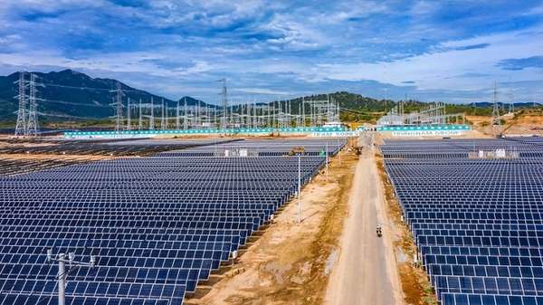 Tính đến ngày 31/12/2022, 4 công ty hoạt động trong mảng năng lượng tái tạo của Trung Nam Group đang có tổng số dư nợ trái phiếu là 17.000 tỷ đồng, số lãi hàng năm lên tới hàng trăm tỷ đồng. 