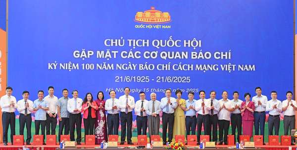 chủ tịch quốc hội báo chí