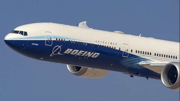 Boeing cắt giảm 10% nhân sự để đối phó khủng hoảng tài chính và đình công kéo dài