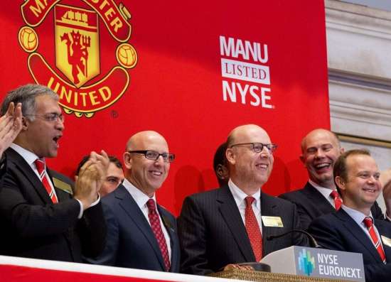 Nhà Glazer và việc sử dụng "đòn bẩy" để biến Manchester United thành đế chế lợi nhuận toàn cầu