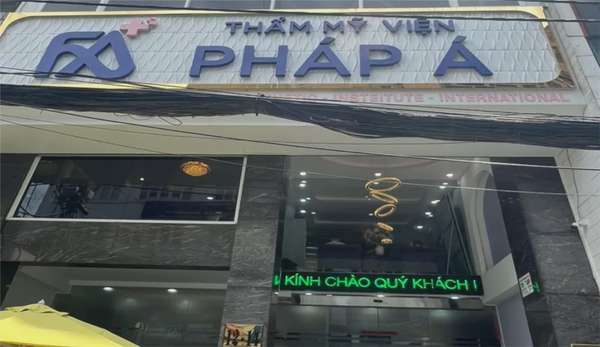 TP. Hồ Chí Minh: Thêm một bệnh nhân suýt chết sau phẫu thuật tại thẩm mỹ viện ‘chui’