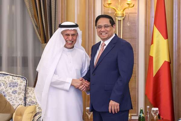 Thủ tướng tiếp lãnh đạo 3 tập đoàn hàng đầu của Saudi Arabia và Vùng Vịnh