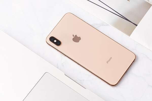 iphone.jpg