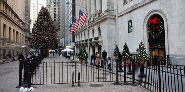 Chứng khoán Mỹ tăng điểm, nhà đầu tư vẫn hồi hộp chờ động thái từ chủ tịch Fed