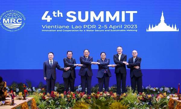 Thủ tướng Phạm Minh Chính và lãnh đạo các nước tại phiên họp toàn thể Hội nghị cấp cao của Ủy hội sông Mê Kông quốc tế lần thứ tư.