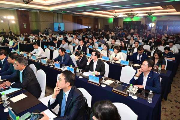 Phó Thủ tướng Hồ Đức Phớc: Thanh toán không dùng tiền mặt đã có bước phát triển vượt bậc- Ảnh 2. Phó Thủ tướng Hồ Đức Phớc: Thanh toán không dùng tiền mặt đã có bước phát triển vượt bậc- Ảnh 2.