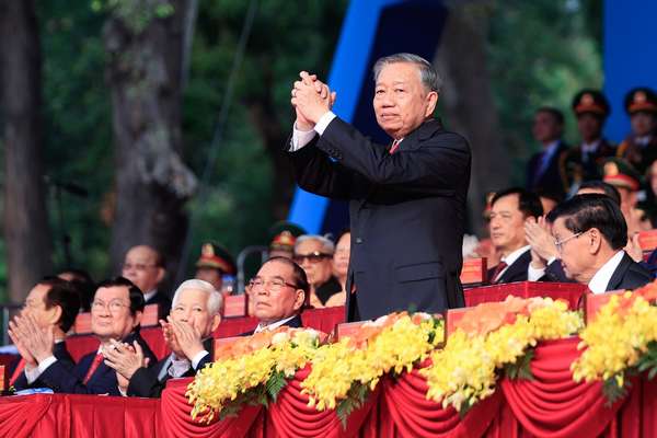 Kỷ niệm trọng thể 50 năm Giải phóng miền Nam, thống nhất đất nước- Ảnh 5. Kỷ niệm trọng thể 50 năm Giải phóng miền Nam, thống nhất đất nước- Ảnh 5.