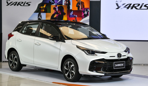 Toyota Yaris 2023 vừa ra mắt tại Thái Lan có thiết kế đầu xe và mâm tương đồng với Vios 2023
