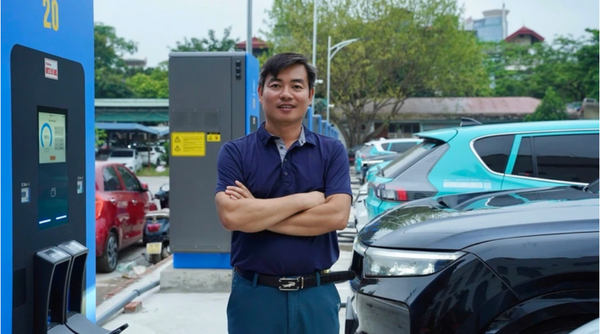 Anh Hùng Sơn - nhà đầu tư trạm sạc xe điện V-Green với 20 trụ sạc siêu nhanh ở 131 Nguyễn Phong Sắc (Hà Nội)