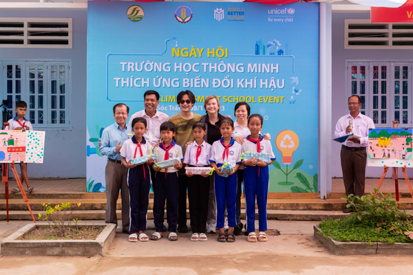 Ngày hội Trường học thông minh thích ứng với biến đổi khí hậu là một trong những nỗ lực trong lĩnh vực biến đổi khí hậu của dự án. Ảnh: UNICEF Việt Nam