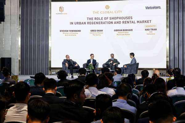 Phiên thảo luận với sự tham dự của các chuyên gia trong ngành mang đến những thông tin hữu ích cho các doanh nghiệp nước ngoài trong vấn đề kinh doanh F&B tại Việt Nam