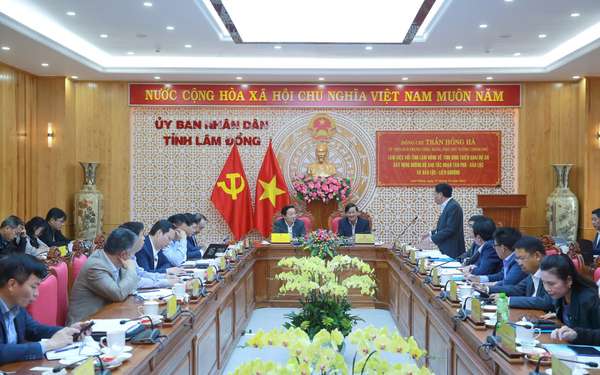 Phó Thủ tướng Trần Hồng Hà yêu cầu đẩy nhanh các dự án cao tốc trọng điểm
