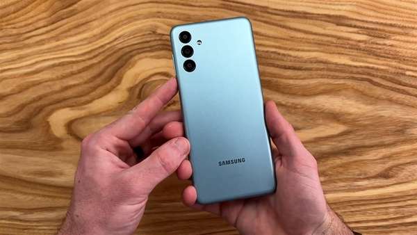 Samsung Galaxy A13 giảm cực sâu ngày cận Tết: “Nội thất” cao cấp như hàng đắt tiền