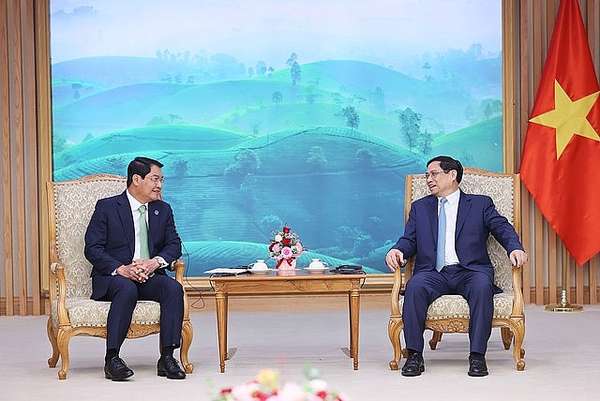 Thủ tướng đề nghị hai Thủ đô cùng các cơ quan, địa phương liên quan tập trung, quyết tâm thúc đẩy việc kết nối giữa Thủ đô Vientiane và Thủ đô Hà Nội - Ảnh: VGP/Nhật Bắc