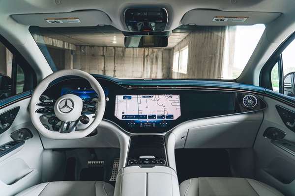 Mercedes-AMG EQE 2024: Định hình lại định nghĩa về AMG