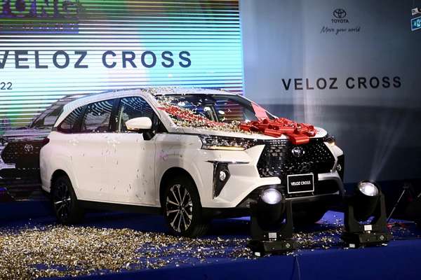 Bộ đôi Toyota Veloz Cross và Avanza Premio lắp ráp tại Việt Nam chính thức trình làng