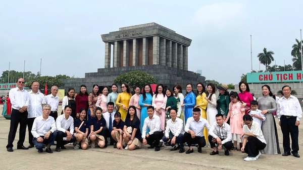 khối doanh nghiệp quận thanh xuân viếng lăng bác