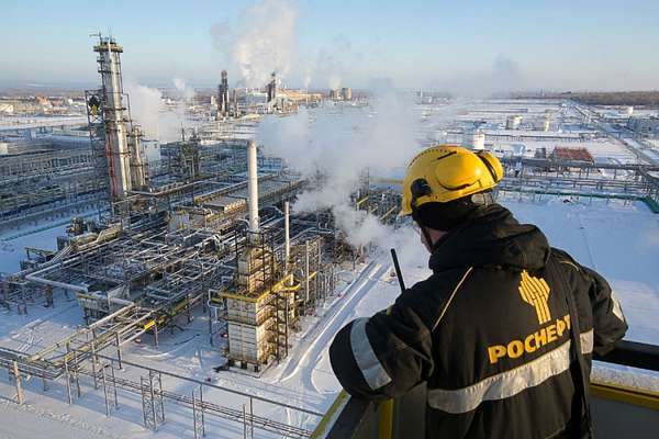 Nga cấm xuất khẩu xăng dầu từ ngày 1/3, cổ phiếu phân đạm - dầu khí kỳ vọng hưởng lợi?