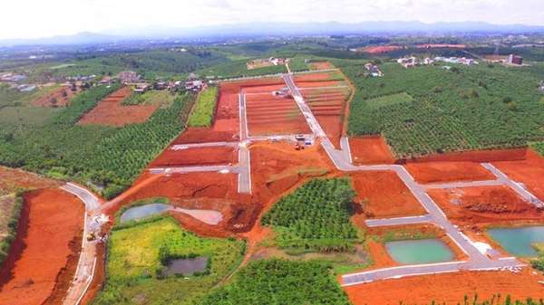 UBND tỉnh Lâm Đồng vừa ban hành văn bản về việc xử lý các vướng mắc, khó khăn liên quan đến việc phân lô, tách thửa và kinh doanh bất động sản trên địa bàn