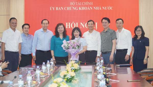 Bổ nhiệm bà Phạm Thị Thanh Hương làm Chánh Thanh tra Ủy ban Chứng khoán Nhà nước