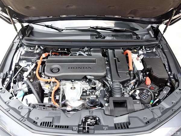 Honda Accord phiên bản “ăn xăng như ngửi” có giá chỉ từ 595 triệu đồng